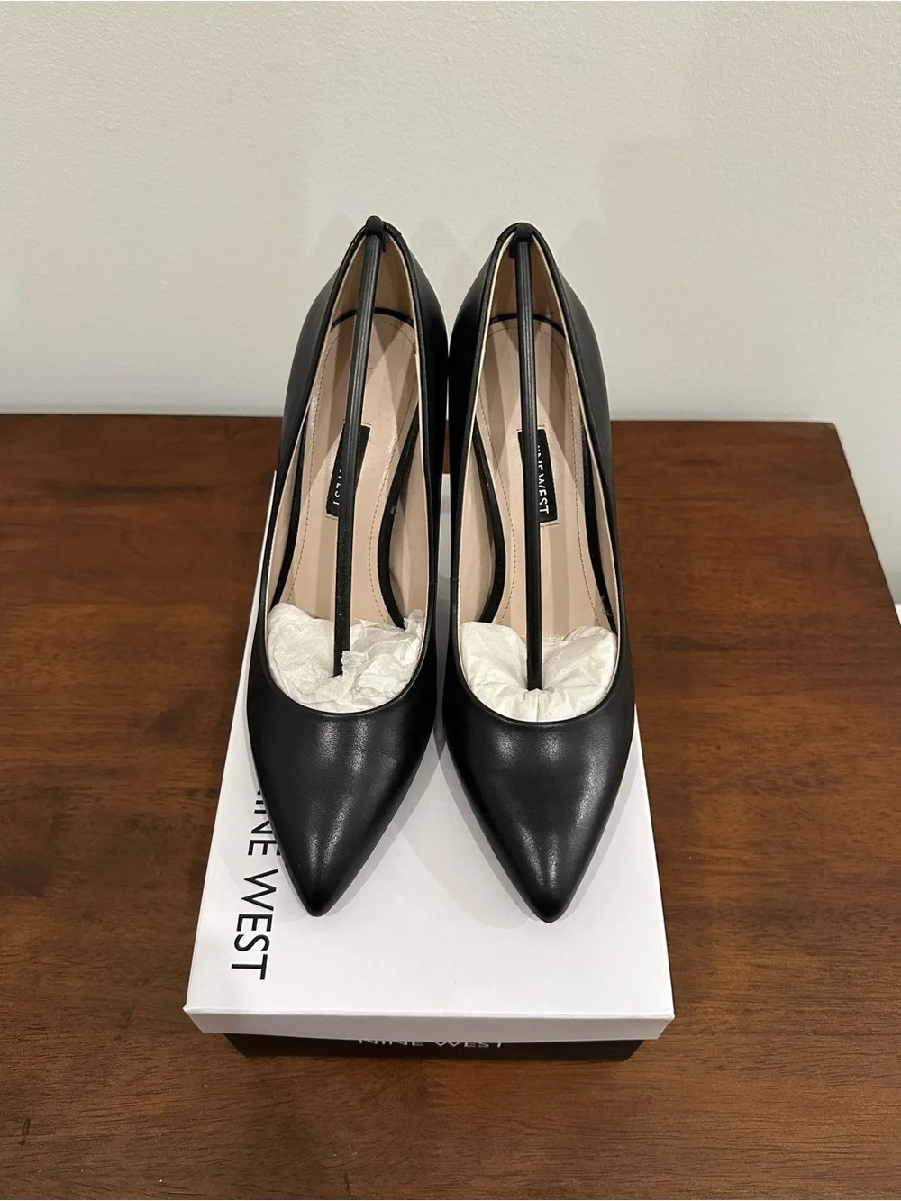 Nine West Black Pointed Toe Leather Pumps
